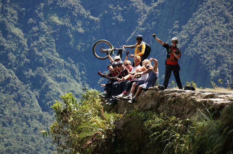 death-road-bolivia-tour