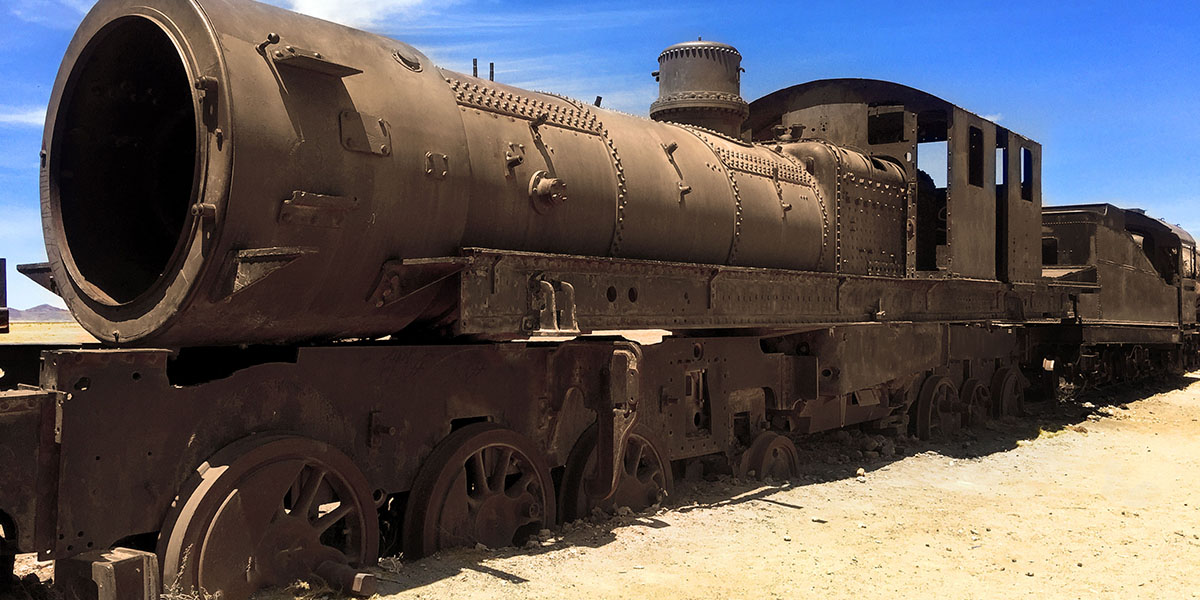 traincemetary salar de uyuni