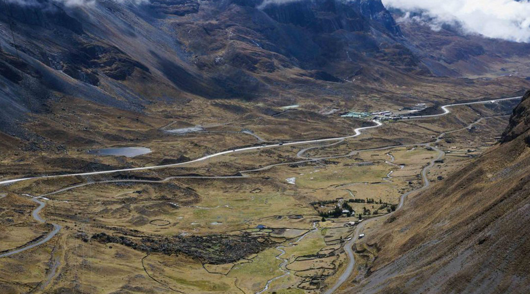 How to go on a bike ride to the death road Bolivia